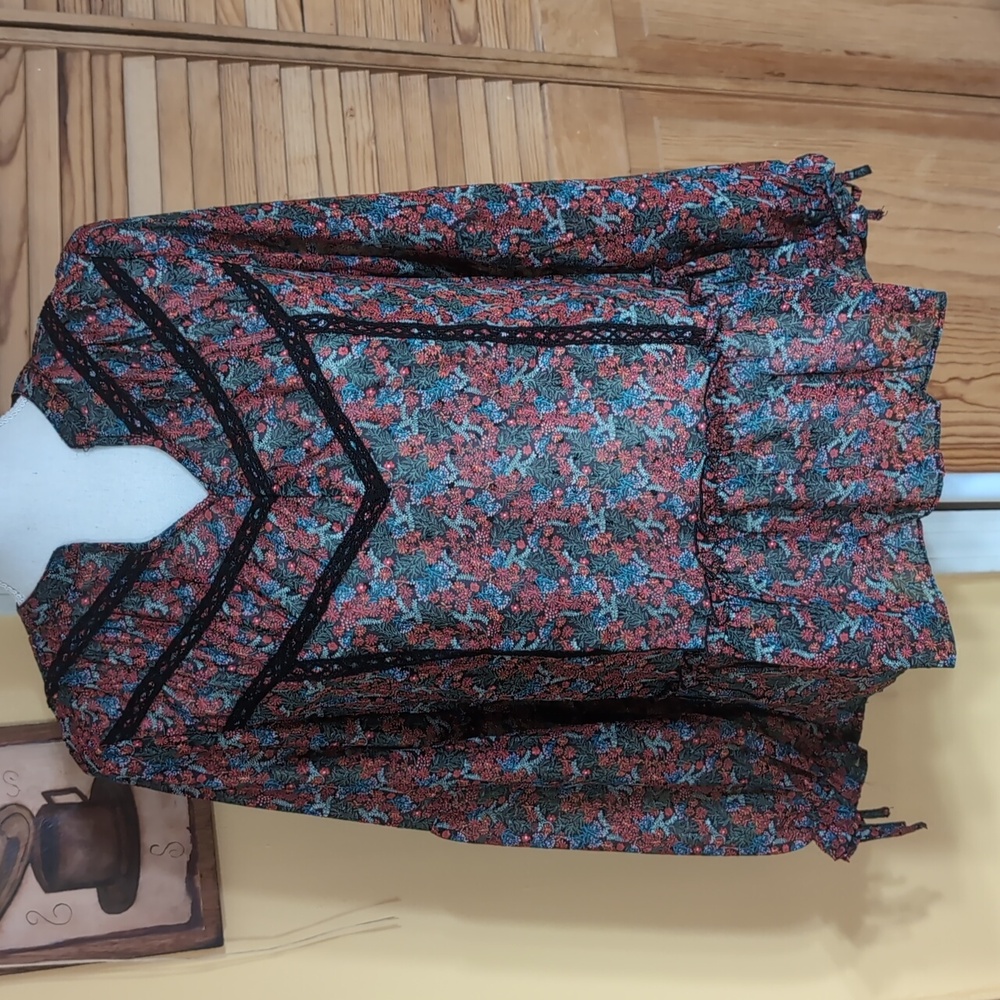 MATILDA JANE Boho Floral Blouse With Black Lace Trim Size XS NWT
